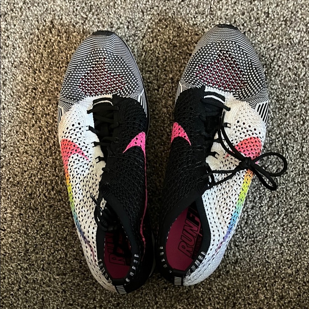 Nike Women’s Be True Flyknit Racer / 10M